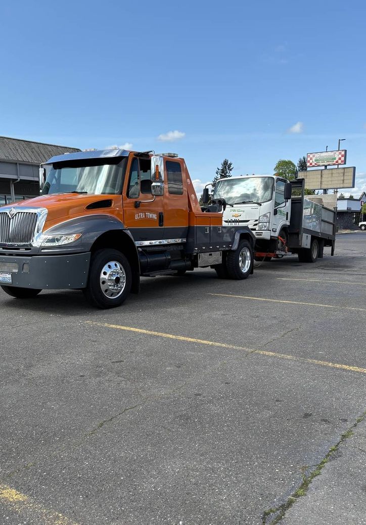 hook and chain towing truck